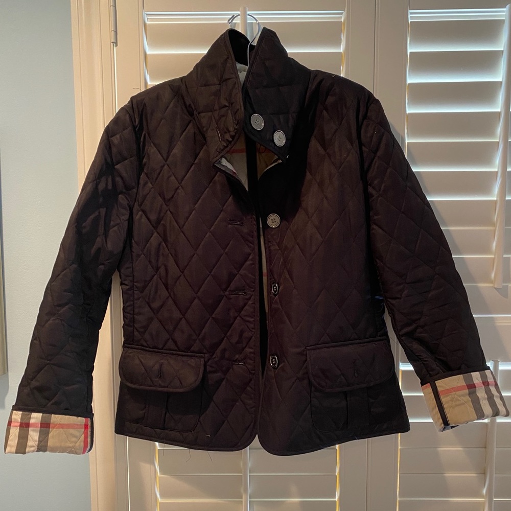 Classic Burberry quilted black jacket